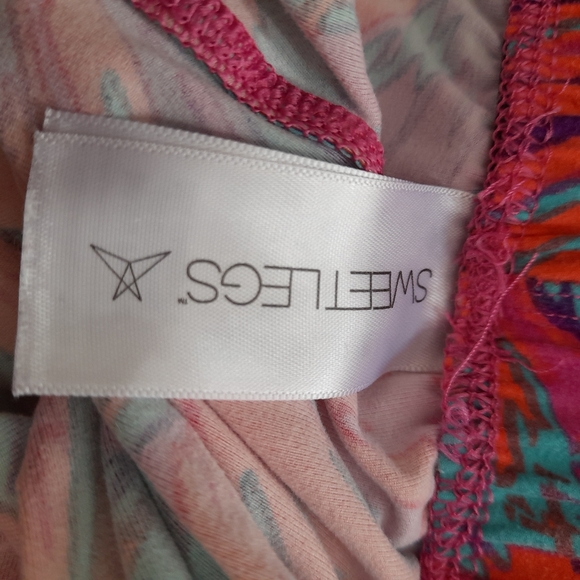 Sweetlegs - Picture 4 of 5